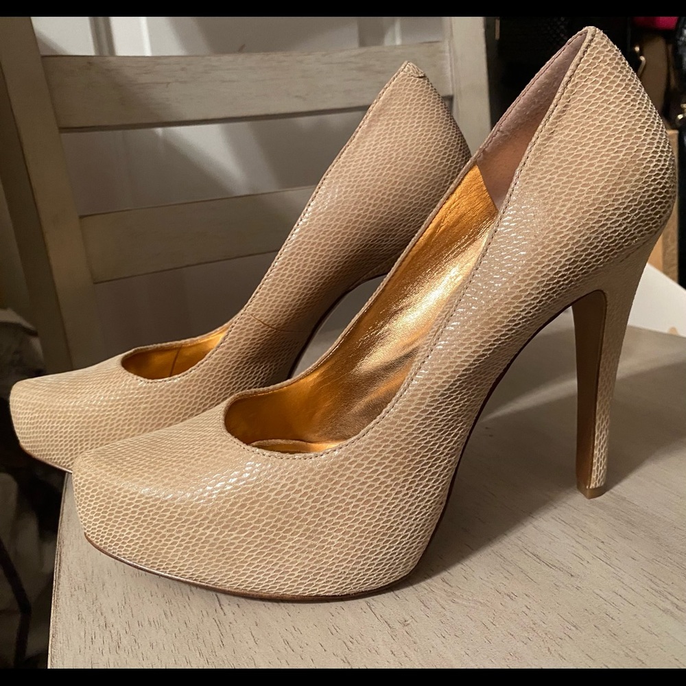 BCBGENERATION parade pumps